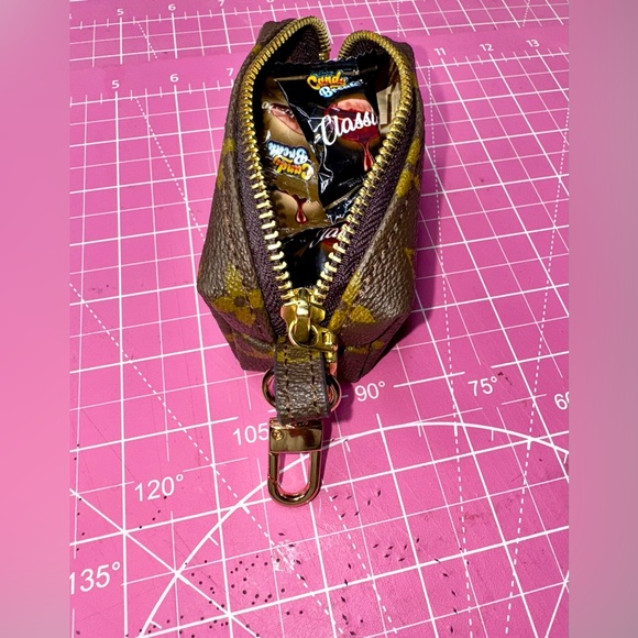 🍭 LV Monogram Custom candy 🍭 case change or Key Pouch - Picture 10 of 15
